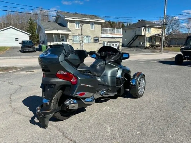 2017 Can-Am RT LIMITED USED thumbnail 6