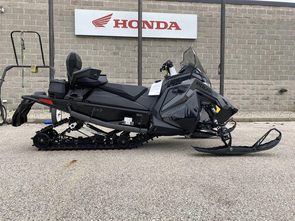 2026 Polaris Prostar S4 Indy Adventure 137 Gloss Black / Blue Dusk alt
