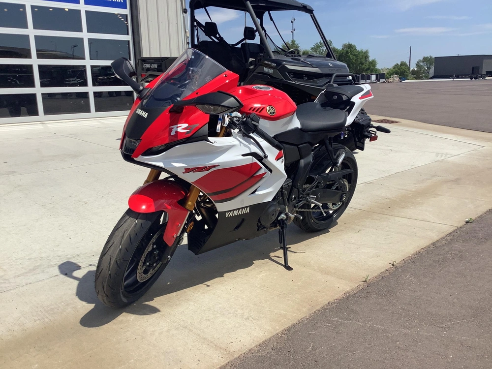 2026 Yamaha Yzf R7 alt