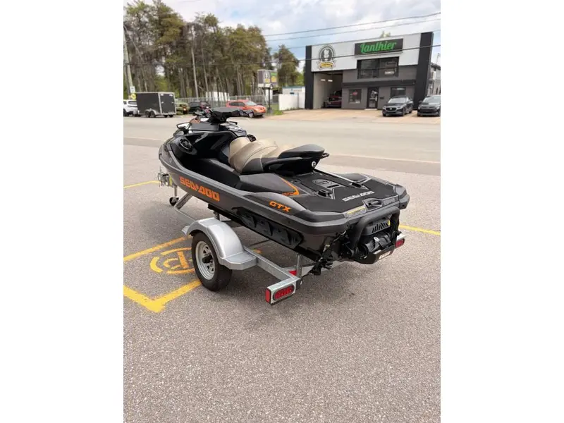 2023 Bombardier SEA DOO GTX 300 thumbnail 6