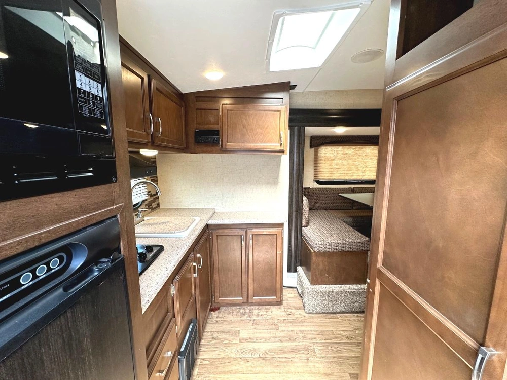 2018 Venture Rv Sonic Lite 167vms alt