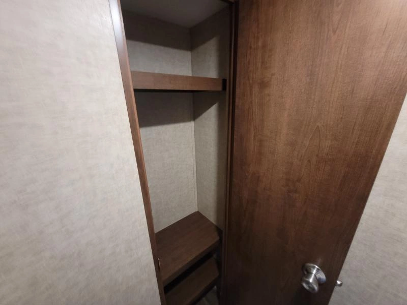 Keystone Rv Hideout 295bh 2017 alt
