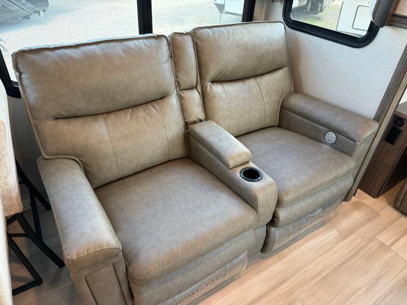 Grand Design Solitude 378mbs 2022 alt