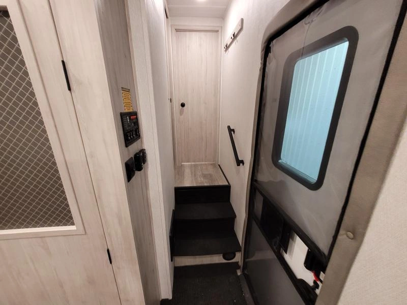 2023 East To West Tandara 320rl alt