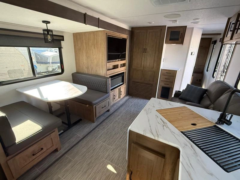 Coachmen Freedom Express 274rks 2025 alt