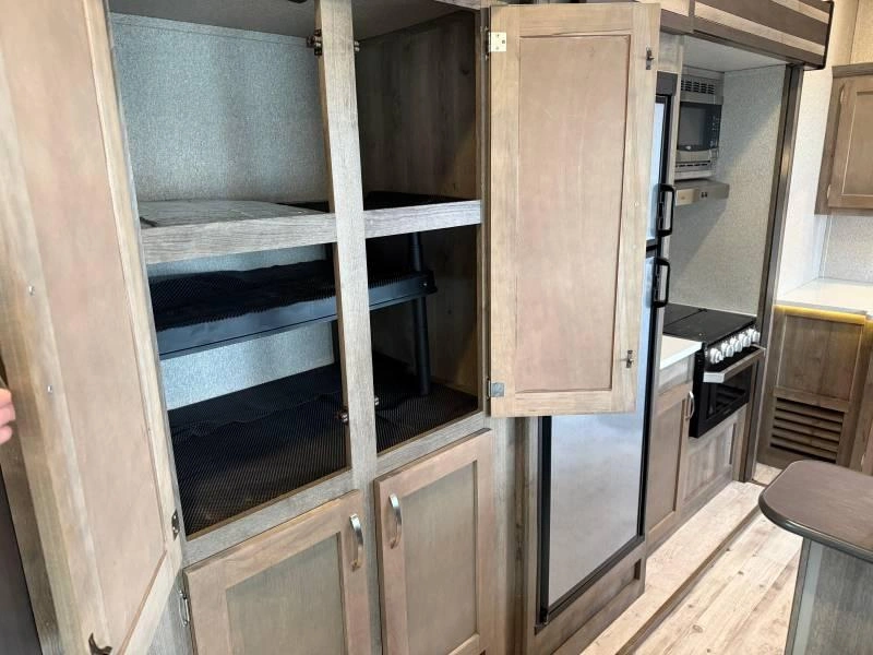 2019 Keystone Rv Sprinter 3530fwden alt