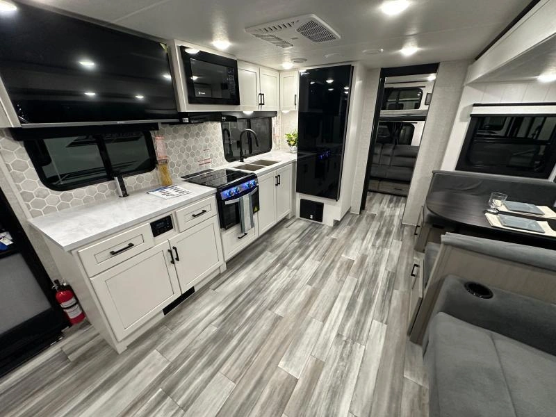 2027 Jayco Jay Feather 29qbh alt