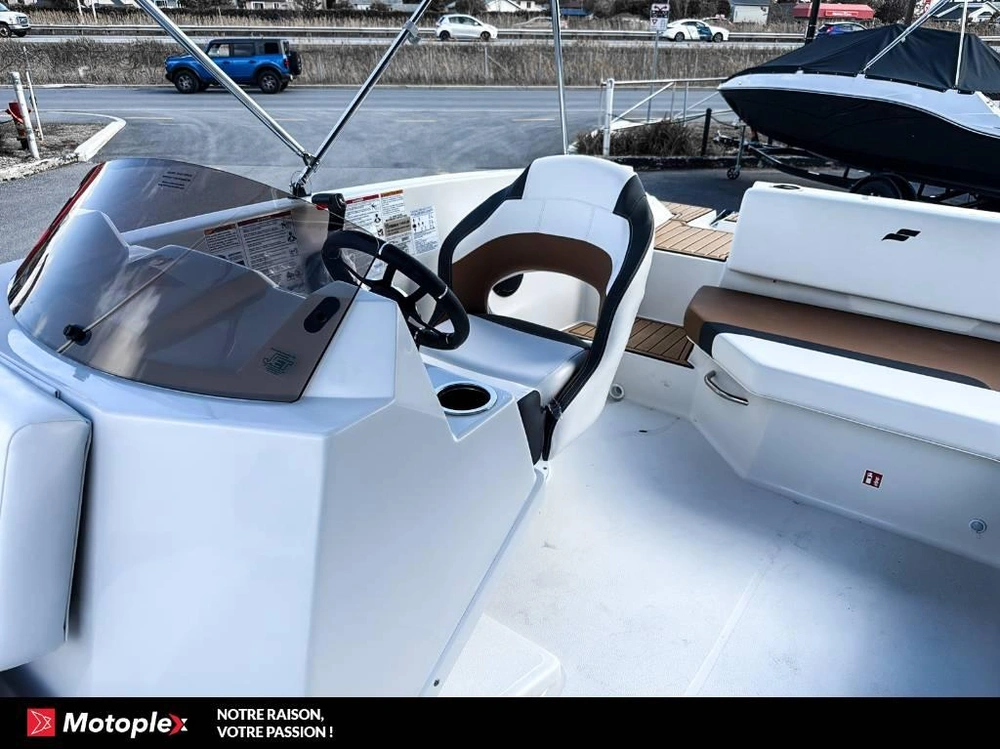 2025 Starcraft Svx 171 Ob 90hp Deck Boat Bateau Ponté alt
