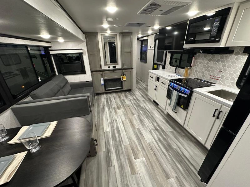 2027 Jayco Jay Feather 29qbh alt