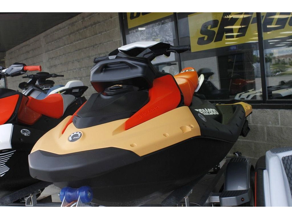 2025 Sea-doo Spark™ For 2 Rotax® 900 Ace™- 90 Conv With Ibr And Audio alt