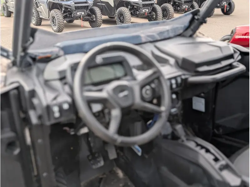 2024 Can-Am Commander X mr 1000R thumbnail 6