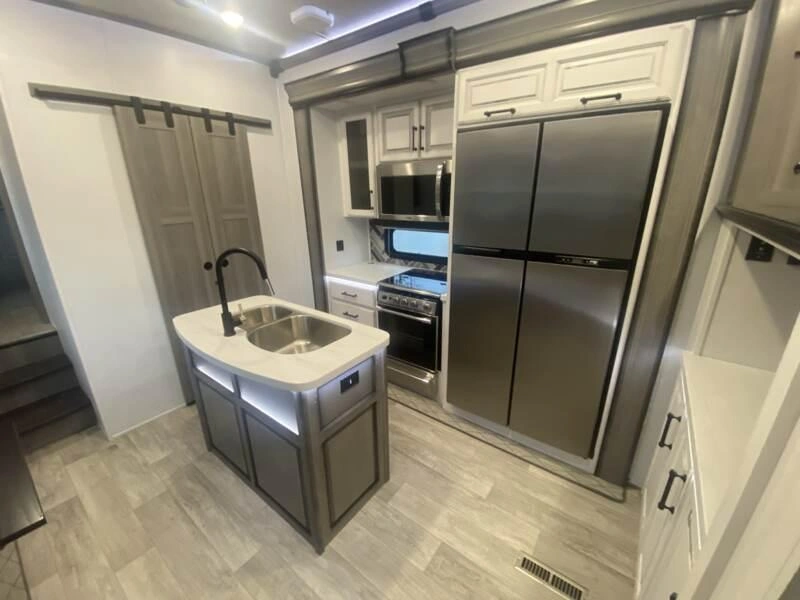 Keystone Rv Montana 3763bp 2022 alt