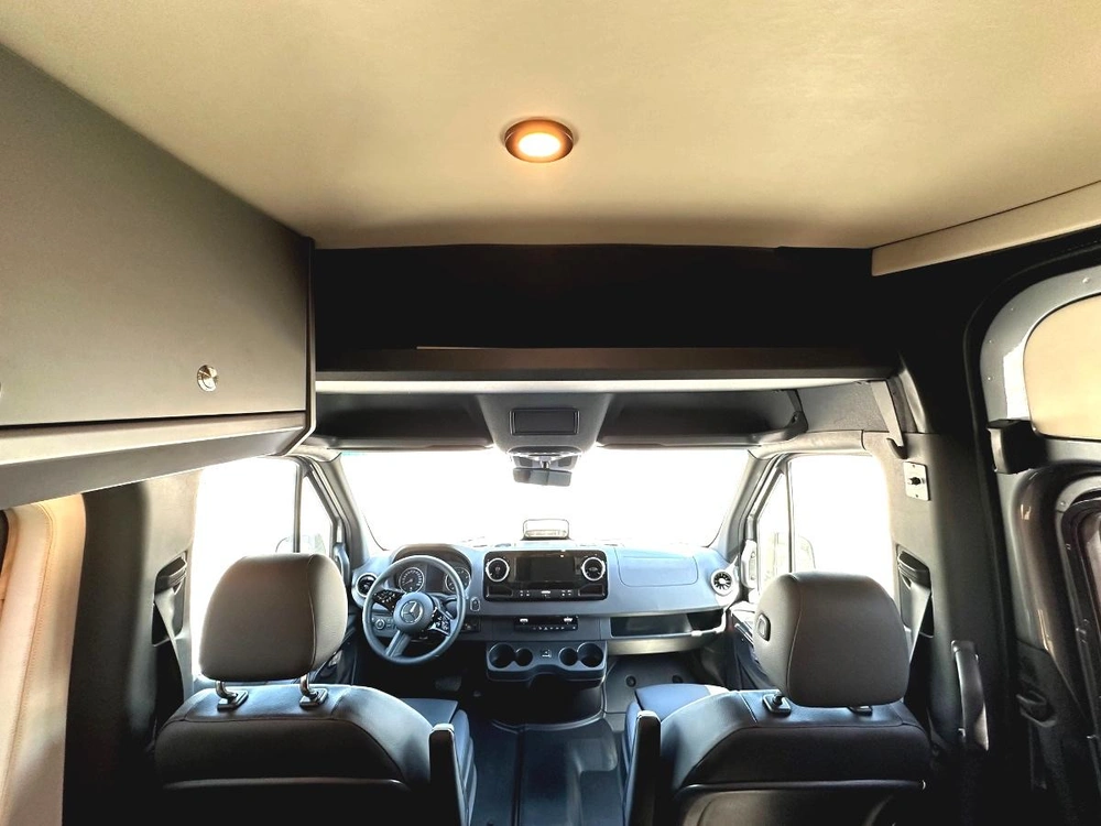 2027 Uwagen Série 4 Overland alt