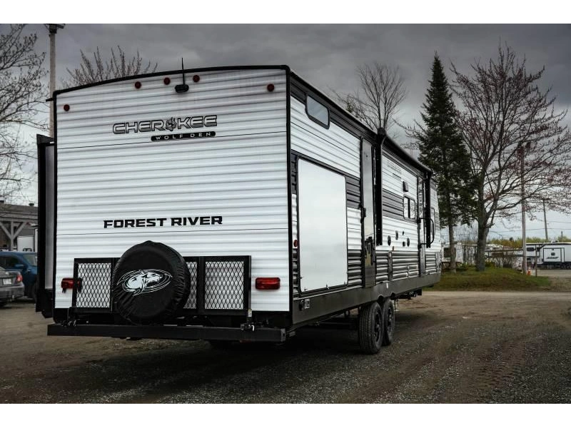 Forest River Cherokee Wolf Den 301bh 2026 alt
