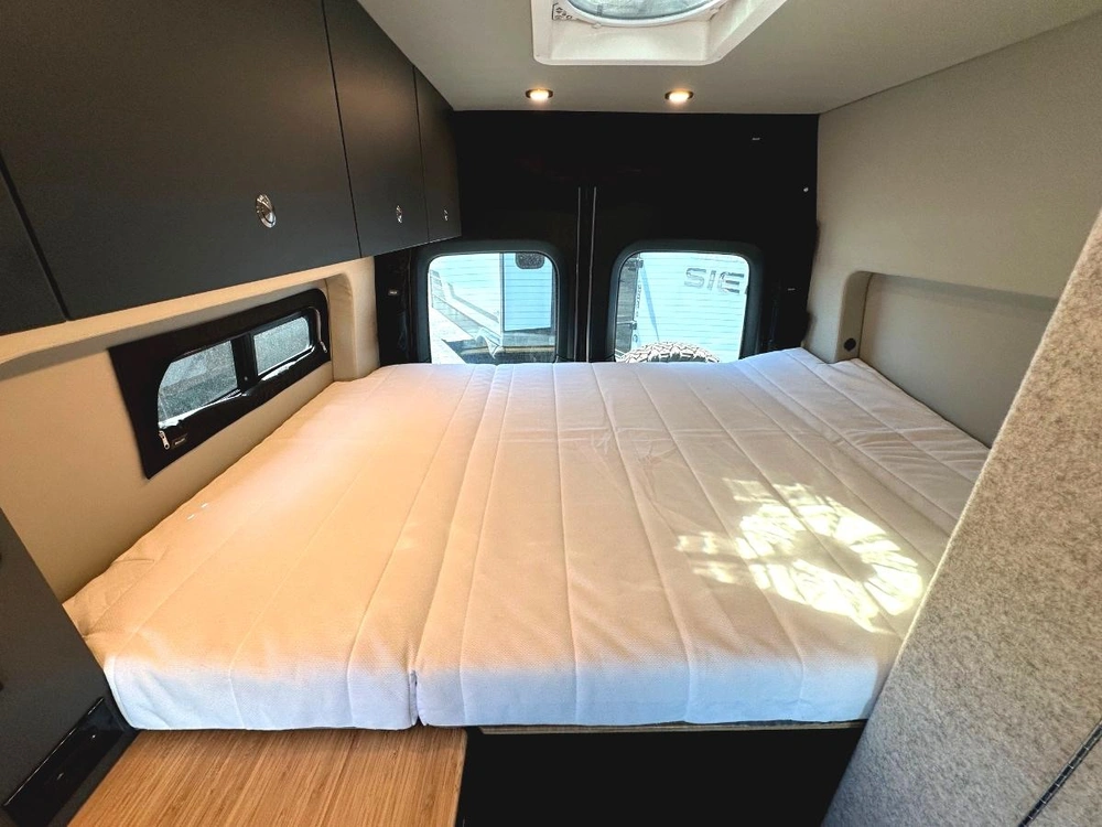 2027 Uwagen Série 4 Overland alt
