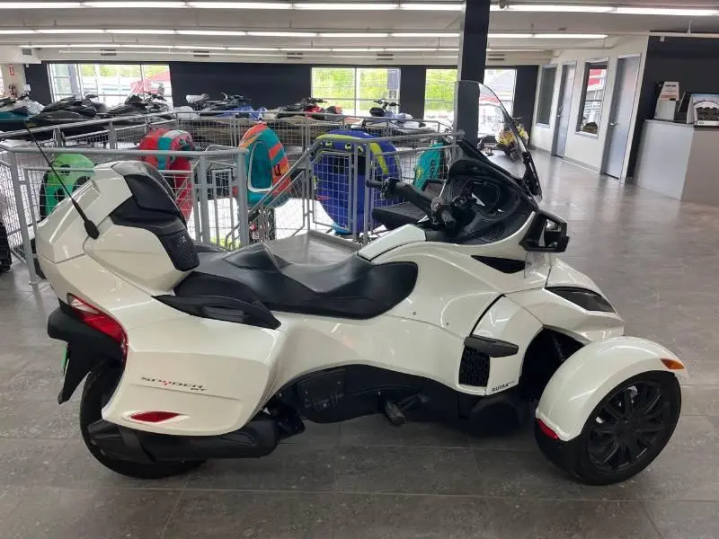 2018 Can-Am RT BLANC PERLÉ thumbnail 4