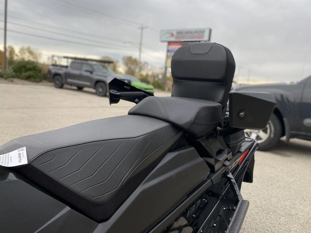 2026 Polaris Prostar S4 Indy Adventure 137 Gloss Black / Blue Dusk alt