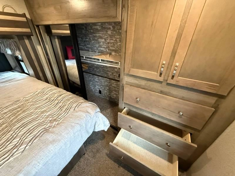 2019 Keystone Rv Sprinter 3530fwden alt