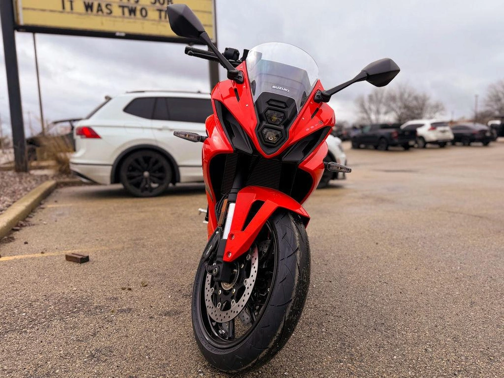 2026 Suzuki Gsx-8r alt
