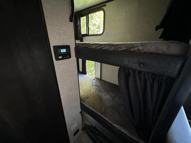 Jayco Jay Feather 171bh 2022 alt