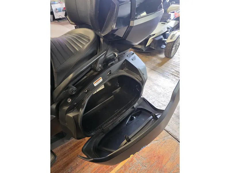 2024 Can-Am SPYDER  F3 LIMITED thumbnail 16