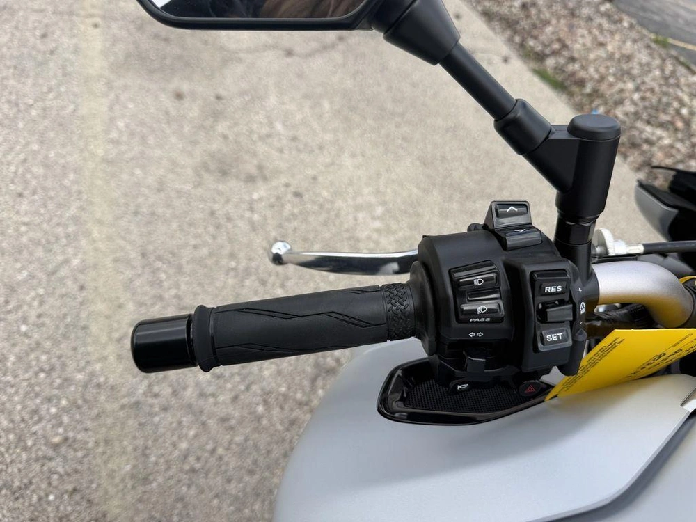 2026 Yamaha Mt-10 alt