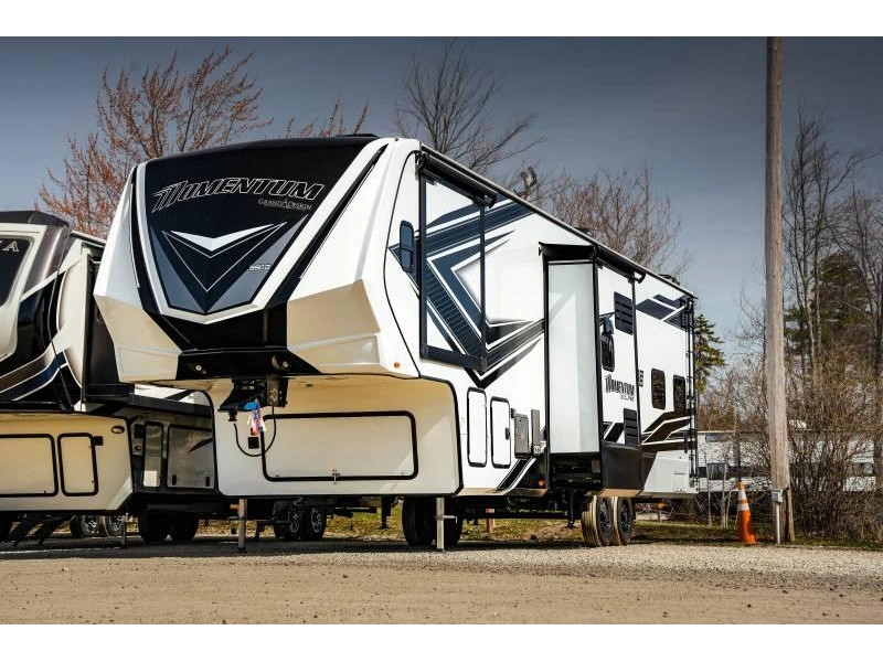 Grand Design Momentum 350g 2022 alt