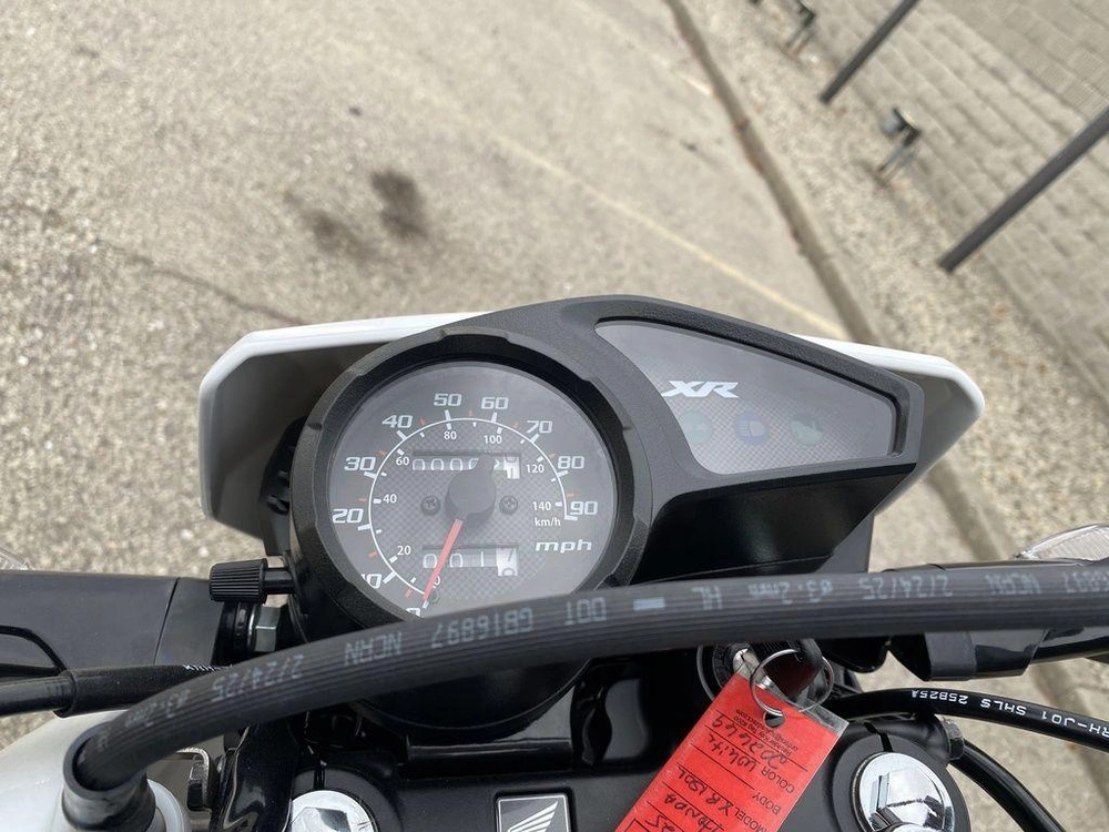 2025 Honda Xr150l alt