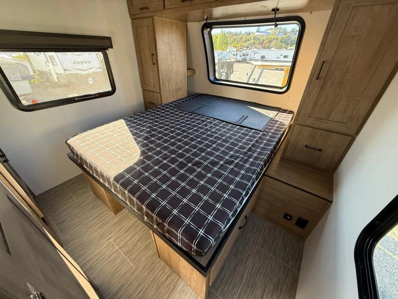 Coachmen Freedom Express 274rks 2025 alt