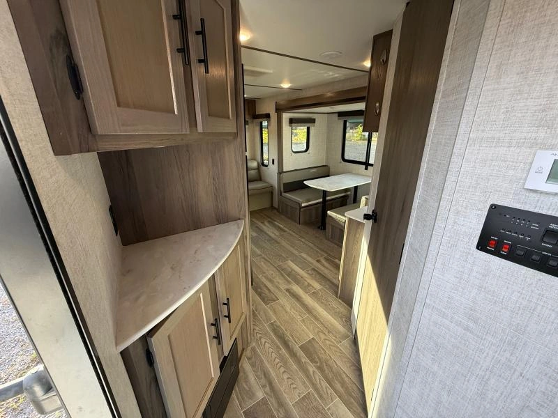 2022 Gulfstream Ameri-lite 236rl alt