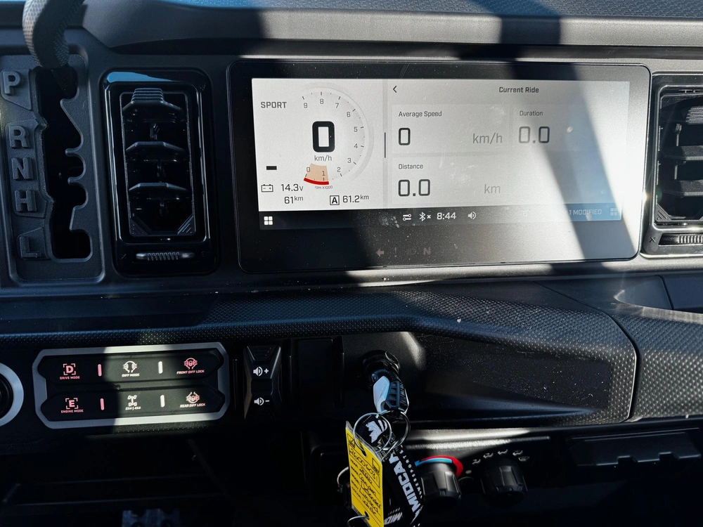 2026 Can-am Defender Ltd Cab Hd11 alt