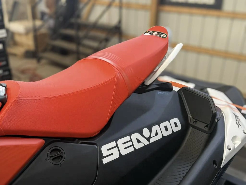 2026 Sea-doo Spark™trixx For 3 Rotax® 900 Ace™ - 90 Ibr And Audio alt