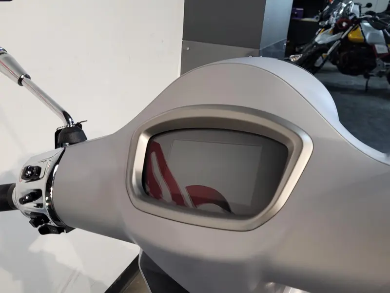 2024 VESPA GTS 300 SUPER TECH *2.99% / 60 mois💳