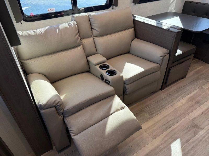 Keystone Rv Cougar 2400re 2026 alt