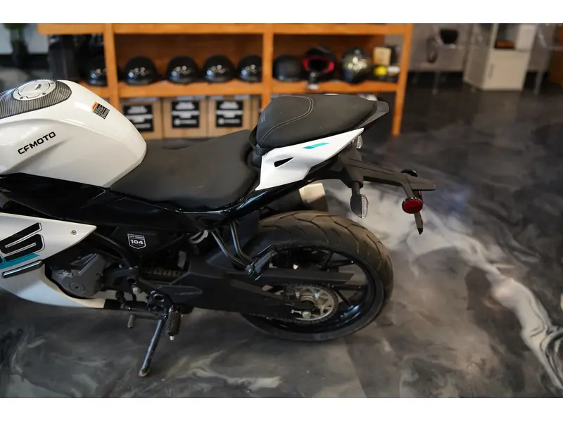 2024 CFMOTO 300 SS thumbnail 13