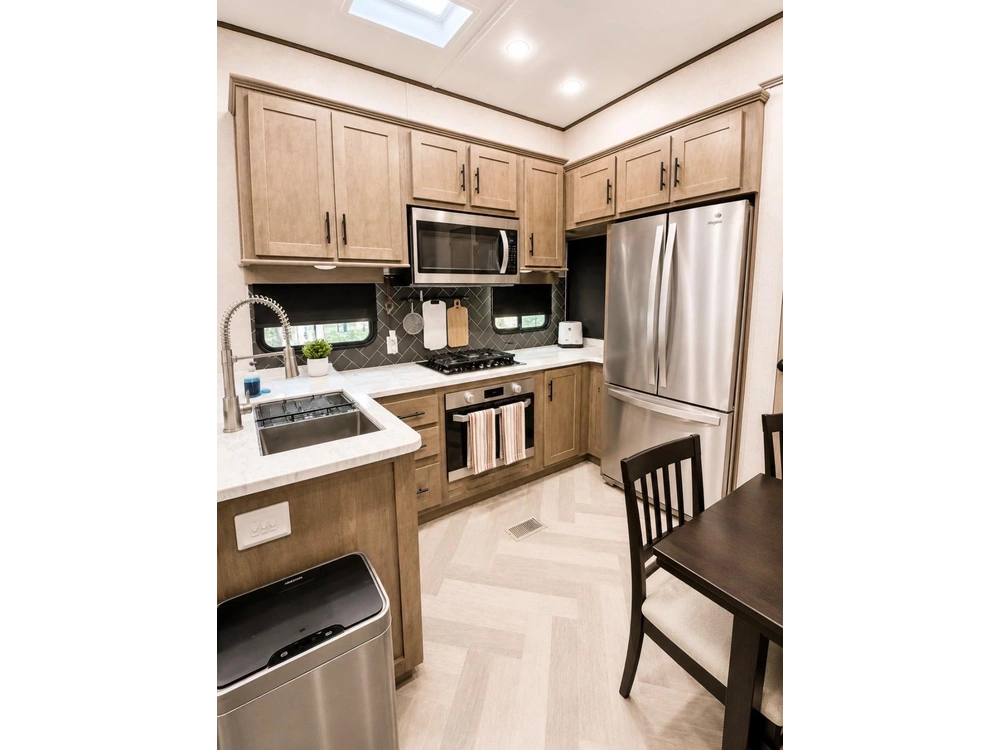 2020 Forest River Wildwood Grand Lodge 42fk alt
