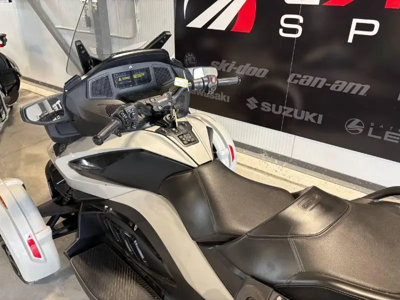 2020 Can-Am spyder rt ltd thumbnail 4