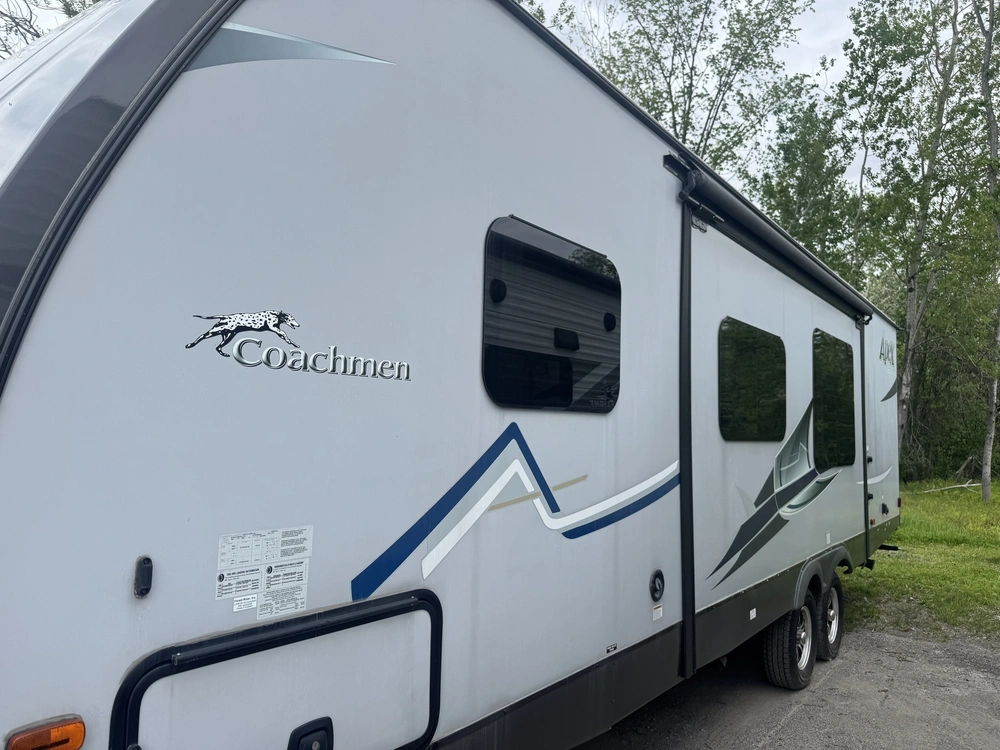2017 Coachmen Apex 276 Bhss alt