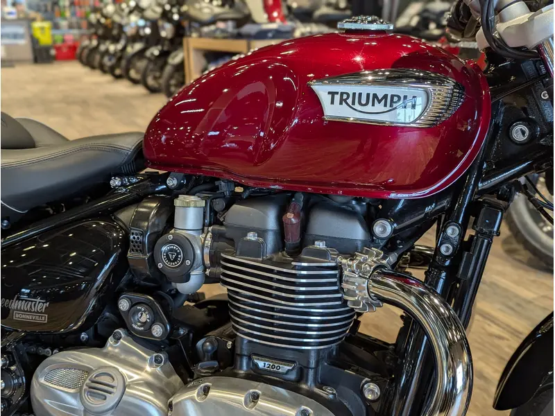2023 Triumph Bonneville Speedmaster // Cordovan Red thumbnail 7