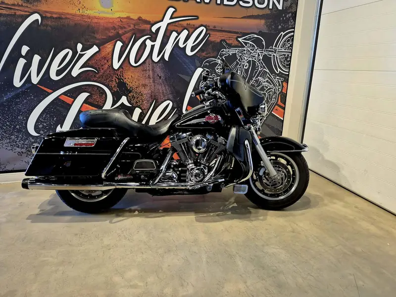 2007 Harley-Davidson FLHTC Electra Glide thumbnail 3