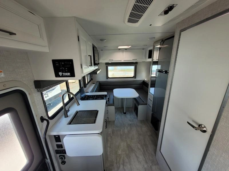 Thor Motor Coach Echelon Lc19 2025 alt