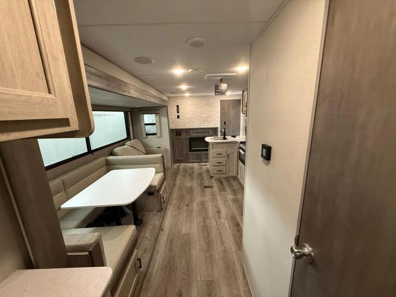 2026 Coachmen Catalina 323bhdsckl alt