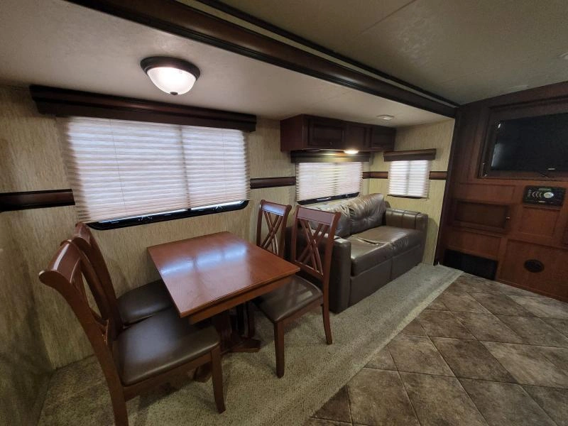 Palomino Solaire 263rb 2015 alt