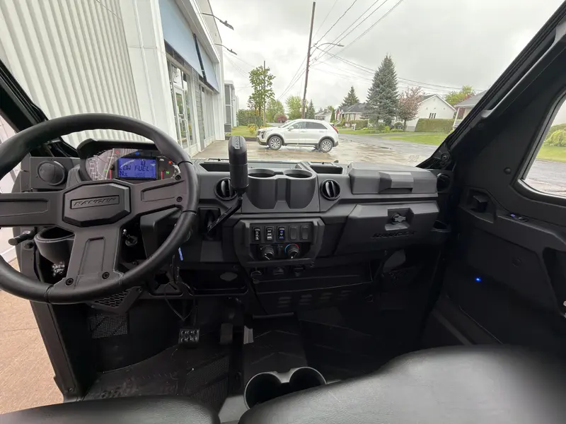 2027 Polaris RANGER XP 1000 CAB thumbnail 8