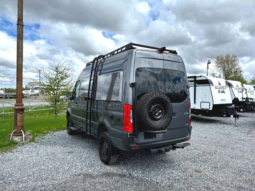 2027 Uwagen Série 4 Overland alt