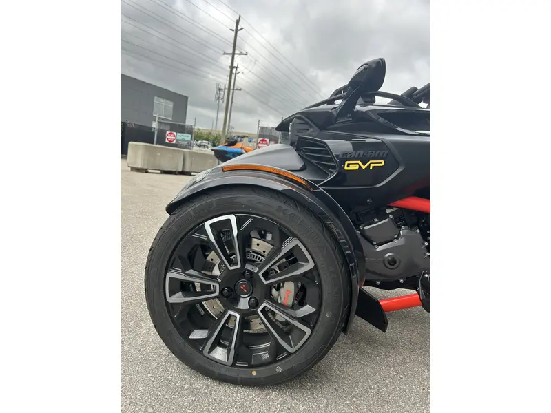2024 Can-Am F3-S (SE6) thumbnail 8