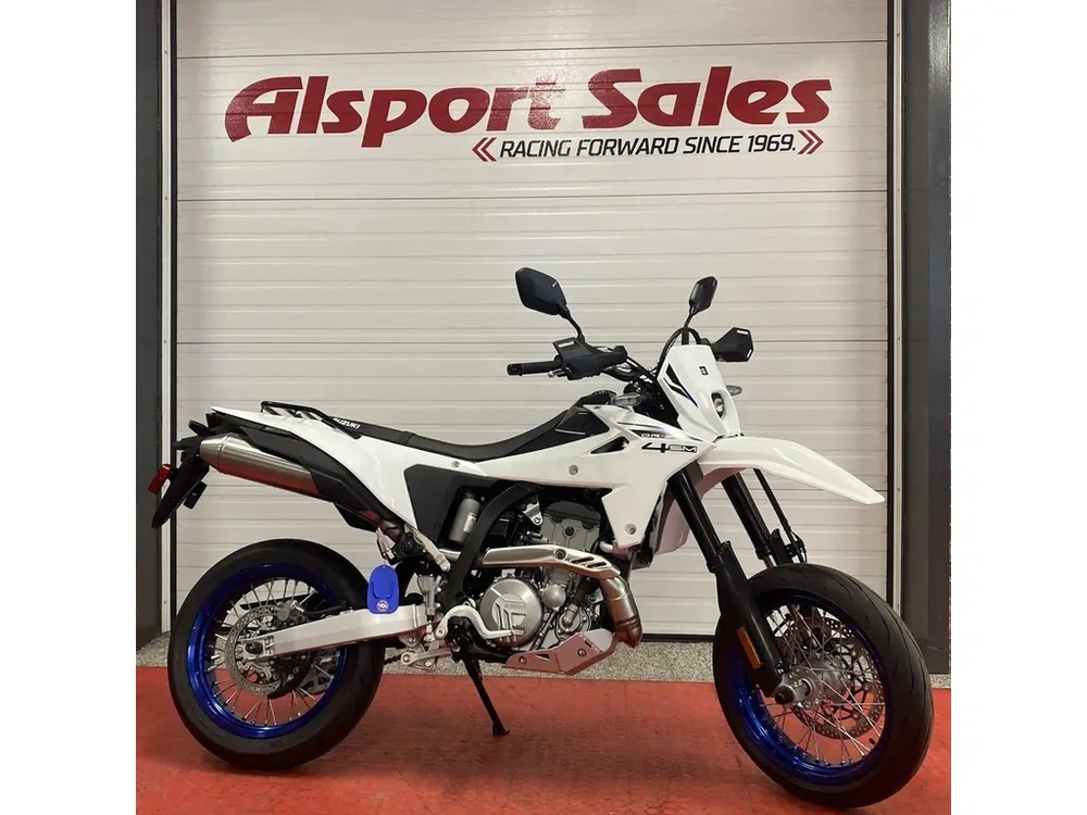 2025 Suzuki Dr-z 4sm alt