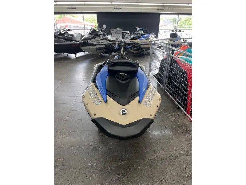 2025 Sea-Doo Spark Trixx 1P (Audio) thumbnail 4
