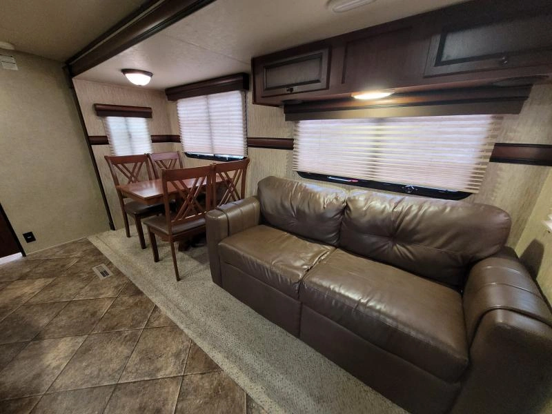 Palomino Solaire 263rb 2015 alt