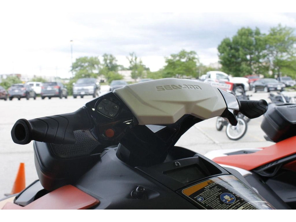 2025 Sea-doo Spark™ For 2 Rotax® 900 Ace™- 90 Conv With Ibr And Audio alt